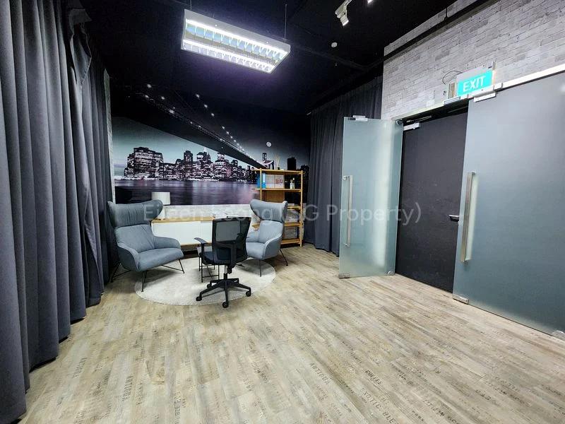 Light Industrial (B1) for Sale in  Midview City - Image 1